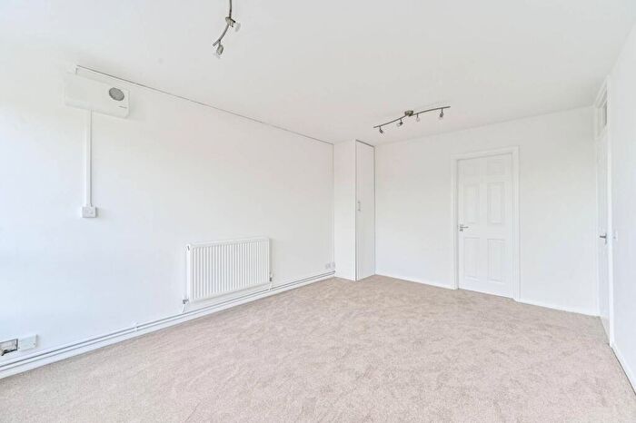 1 Bedroom Flat To Rent In Rectory Road, Beckenham, BR3