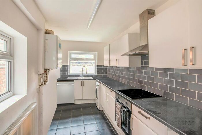 5 Bedroom Terraced House To Rent In Grove Road, Nottingham, NG7