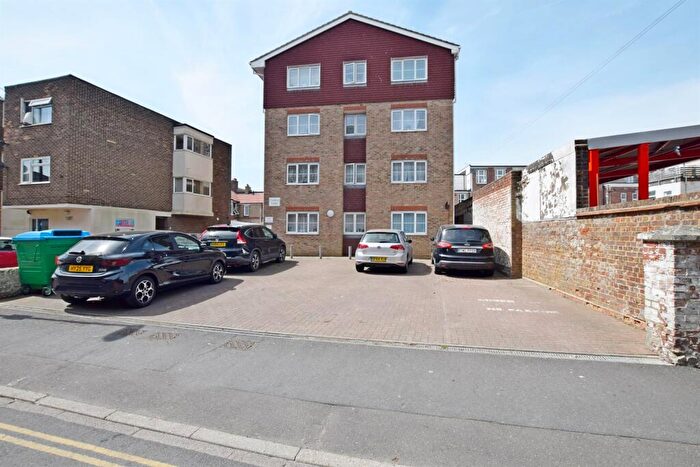 1 Bedroom Flat To Rent In Clarence Lodge, Clarence Road, Bognor Regis, PO21