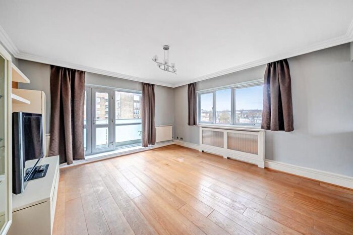 3 Bedroom Flat To Rent In Avenue Road, London, NW8