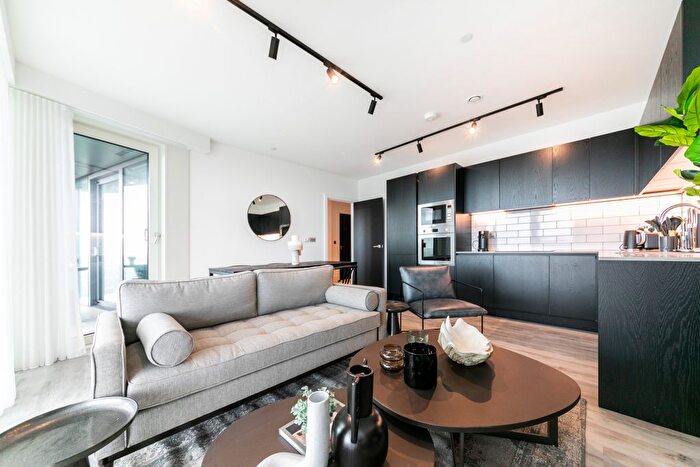 1 Bedroom Flat To Rent In Portal Way, Acton, W3