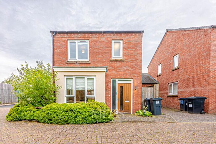 3 Bedroom Detached House For Sale In Chadwick Close, Rednal, Birmingham, West Midlands, B45