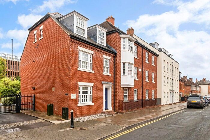 2 Bedroom Maisonette For Sale In Magdalene Court, Gigant Street, Salisbury, SP1