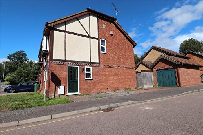 3 Bedroom Semi-Detached House For Sale In Maritime Close, Greenhithe, DA9