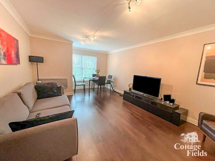 2 Bedroom Flat To Rent In Blackwell Close, London, N21