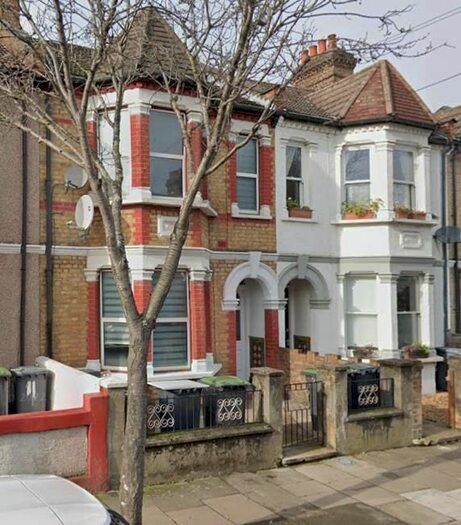 2 Bedroom Flat To Rent In Chandos Road, London, N17