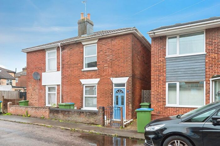 2 Bedroom Semi Detached House For Sale In Trafalgar Road, Southampton, SO15