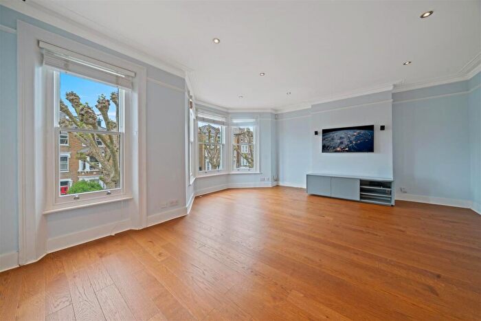 4 Bedroom Apartment For Sale In Fordwych Road, London, NW2