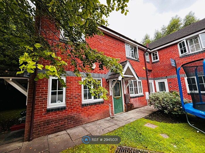 2 Bedroom Maisonette To Rent In Bankwood Court, Manchester, M9