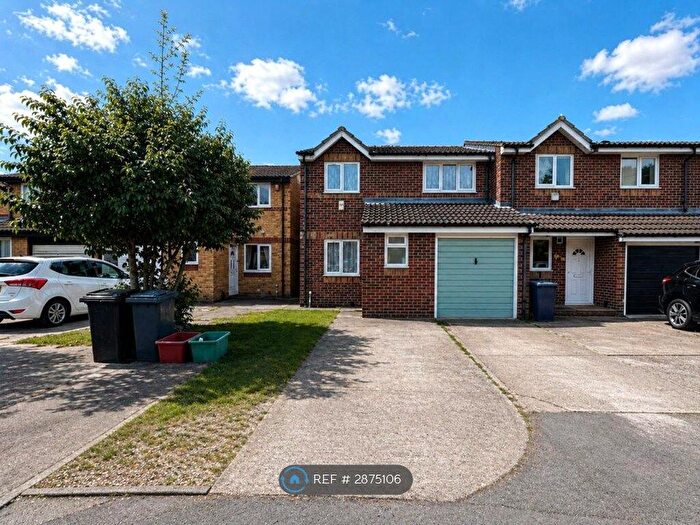 4 Bedroom Semi Detached House To Rent In Burket Close, Southall, UB2
