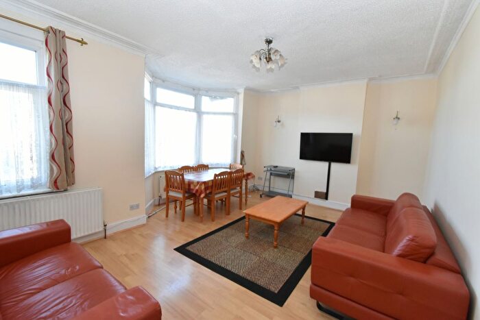 2 Bedroom Flat To Rent In Wembley, HA0