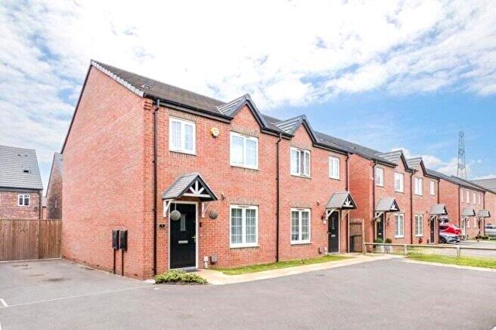 3 Bedroom Semi-Detached House For Sale In Trapper Grove, New Rossington, Doncaster, South Yorkshire, DN11