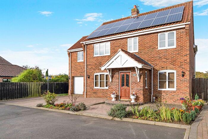 4 Bedroom Detached House For Sale In Mill Field Court, Frettenham, Norwich, NR12