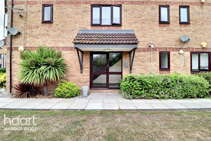 1 Bedroom Flat For Sale In Messant Close, Harold Wood, RM3