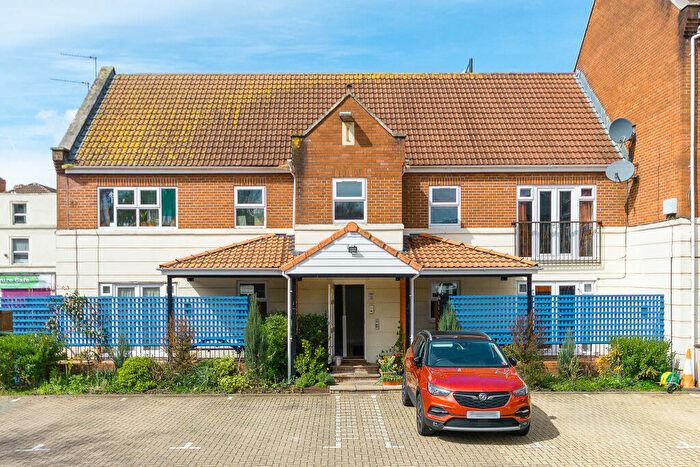 2 Bedroom Flat To Rent In Beaufort Court, Beaufort Street, BS5