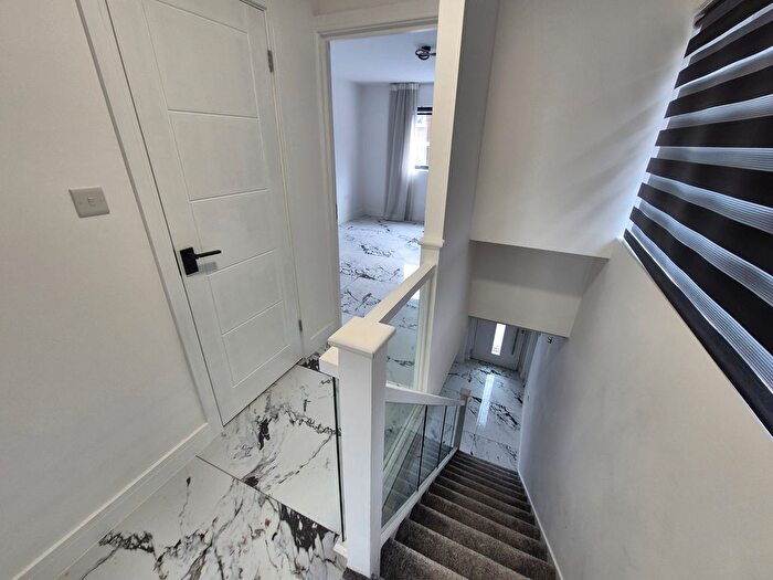 2 Bedroom Detached House To Rent In Mill Lane, London, NW6