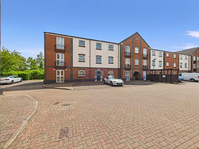 2 Bedroom Flat For Sale In St. Austell Way, Swindon, SN2