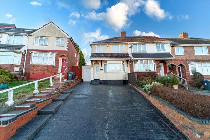 3 Bedroom House To Rent In Edenhurst Road, Birmingham, B31