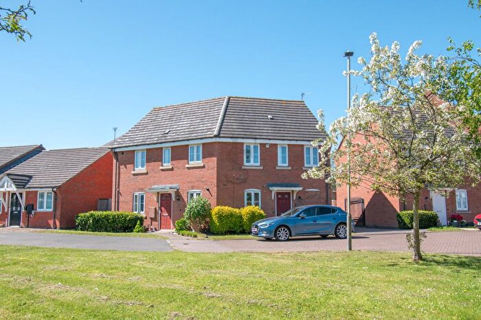 2 Bedroom Flat For Sale In Swinton Close, Hamilton, LE5