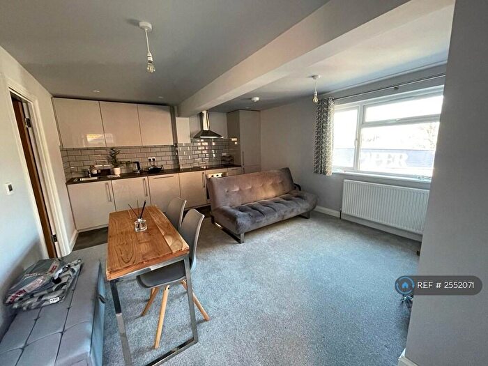 1 Bedroom Flat To Rent In London Road, Chalfont St. Giles, HP8