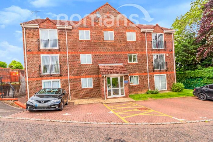 2 Bedroom Apartment To Rent In Castleview Gardens, High Wycombe, HP12