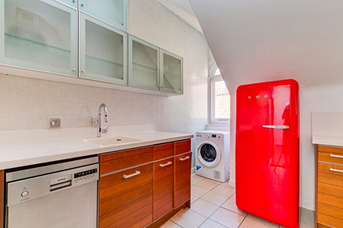 2 Bedroom Flat For Sale In Coleherne Road, Chelsea, London, SW10