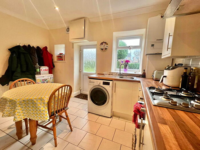 2 Bedroom Cottage For Sale In Barwick In Elmet, The Cross, Leeds, LS15