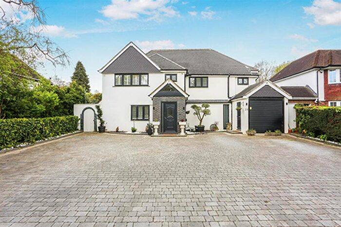7 Bedroom Detached House For Sale In The Downsway, South Sutton, SM2