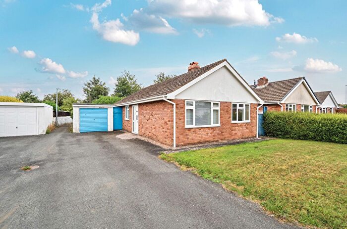 3 Bedroom Bungalow For Sale In Rhoslan, Guilsfield, Welshpool, Powys, SY21