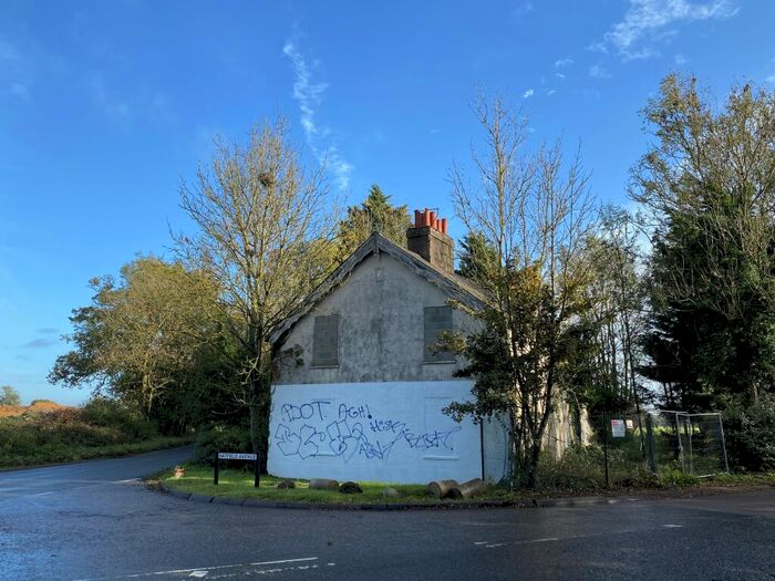 1 Bedroom Detached House For Sale In Astwick Manor Cottages, Coopers Green Lane, Hatfield, Hertfordshire, AL10