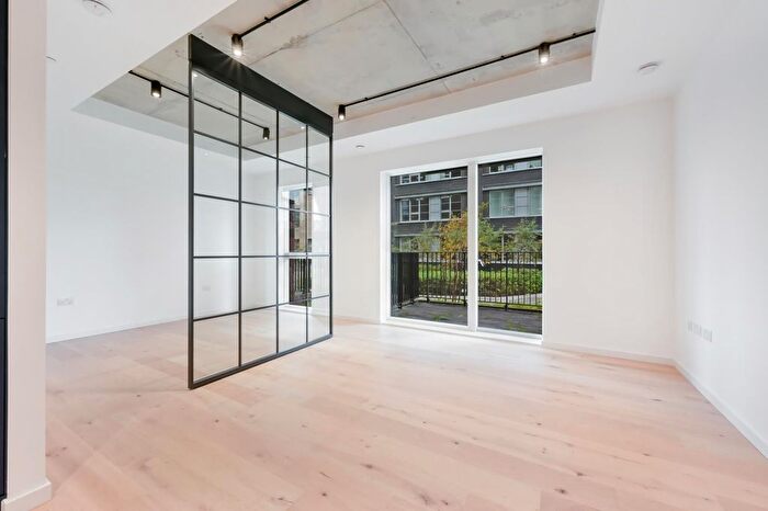 Studio For Sale In Dulke House, Goodluck Hope Walk, E14