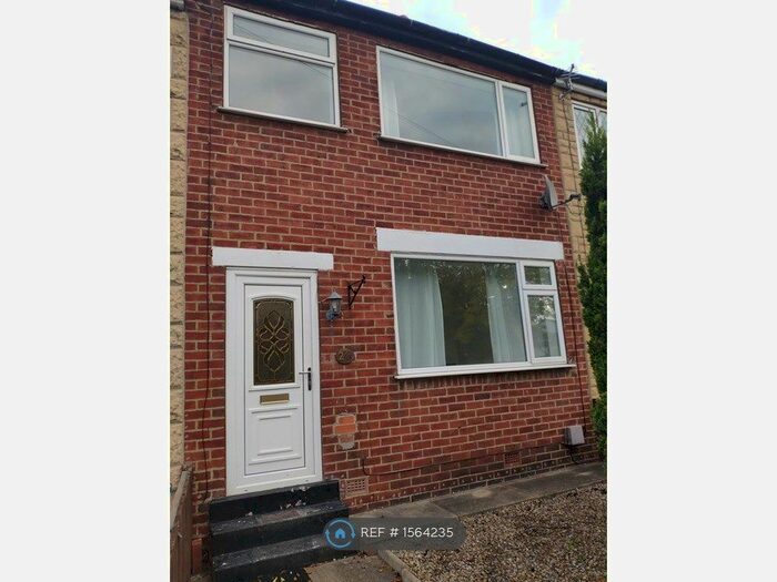 3 Bedroom Terraced House To Rent In Barleyhill Road, Garforth, Leeds, LS25