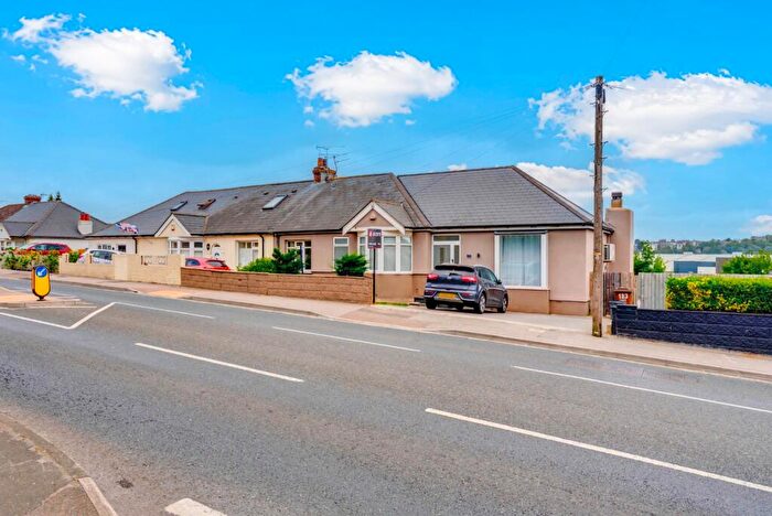 3 Bedroom Semi-Detached Bungalow To Rent In Rochester, Kent, ME2