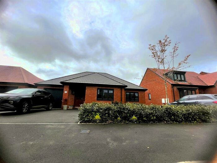 3 Bedroom Detached Bungalow To Rent In Yew Tree Close, Corse, Gloucester, GL19