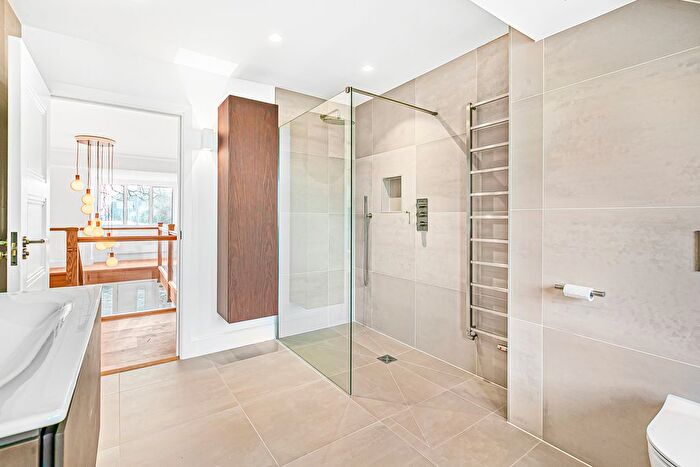 5 Bedroom Detached House To Rent In New Park Road, Newgate Street, Hertford, SG13
