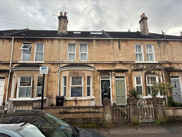 5 Bedroom House To Rent In Lyndhurst Road, Bath, BA2