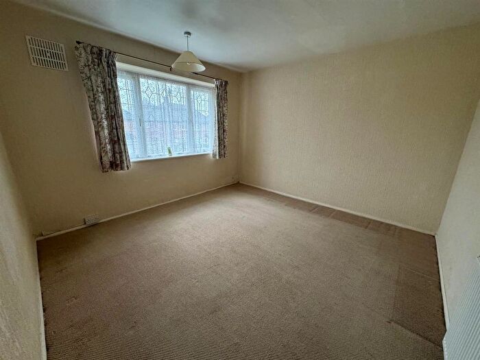 3 Bedroom Terraced House For Sale In Colesbourne Road, Solihull, B92