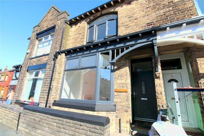 3 Bedroom Terraced House To Rent In Queen Street, Shaw, Oldham, Greater Manchester, OL2