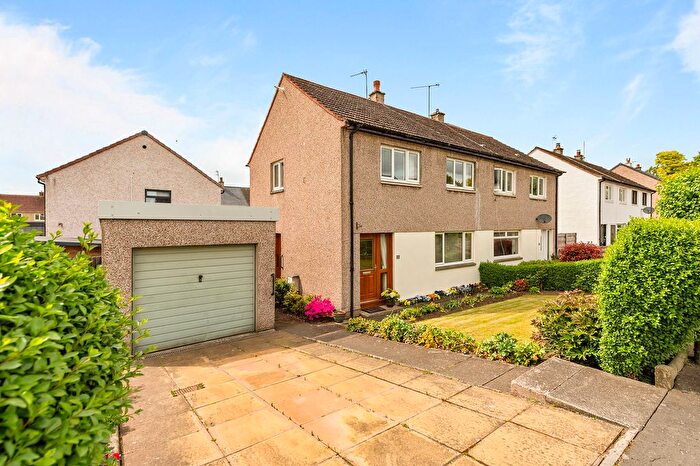 3 Bedroom Semi-Detached House For Sale In Highfield Avenue, Linlithgow, EH49