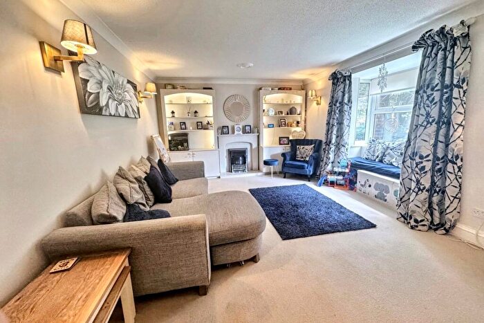 2 Bedroom Flat For Sale In Bournemouth, BH2