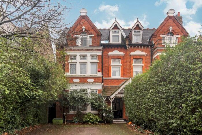 2 Bedroom Flat To Rent In Chiswick High Road, London W4