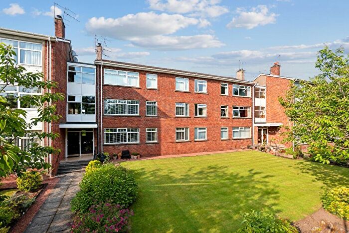 2 Bedroom Flat To Rent In Park Court, Giffnock, Glasgow, G46