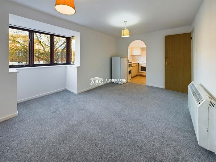 1 Bedroom Flat For Sale In Magpie Close, London, NW9