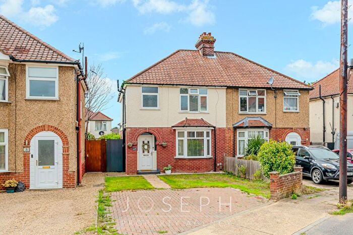 3 Bedroom Semi-Detached House For Sale In Brookfield Road, Ipswich, IP1