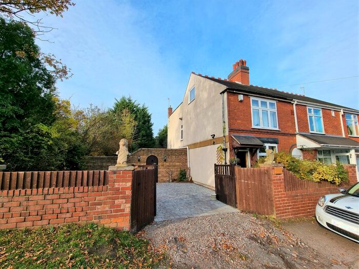 3 Bedroom Semi-Detached House For Sale In Atherstone Road, Hartshill, Nuneaton, Warkwickshire CV10