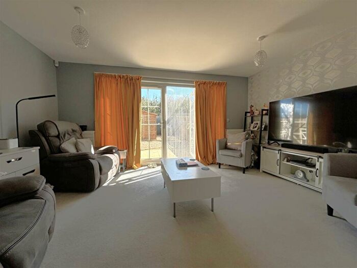 3 Bedroom End Of Terrace House For Sale In Friars Close, Peacehaven, BN10