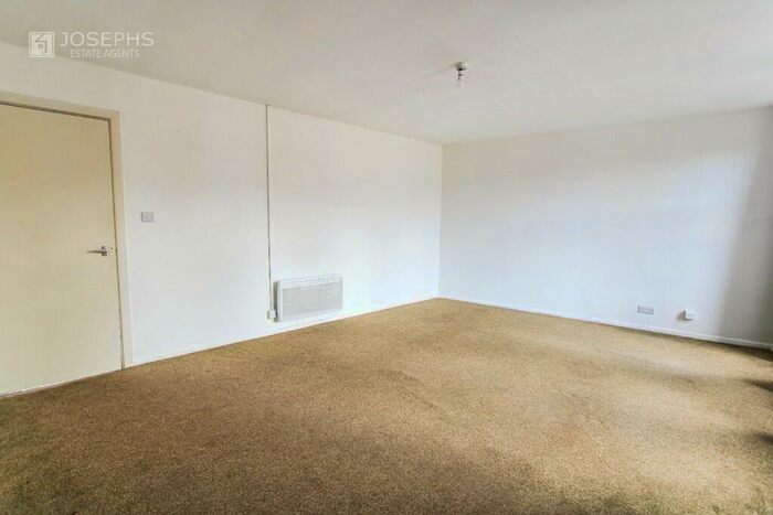 1 Bedroom Flat To Rent In Rishton Lane, Bolton, Greater Manchester, BL3