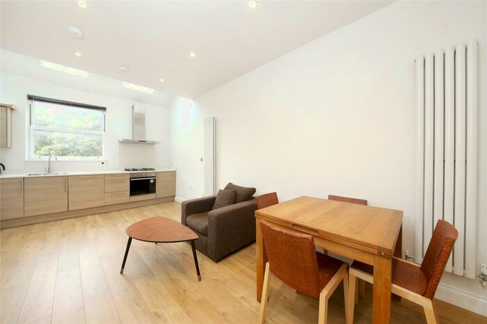 3 Bedroom Flat To Rent In Deptford High Street, London, SE8