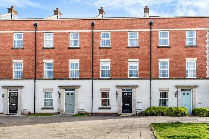 4 Bedroom Terraced House To Rent In Vaughan Williams Way, SN25, SN25