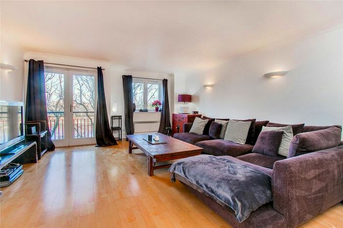 2 Bedroom Flat To Rent In Boatrace Court, Mortlake High Street, London, SW14